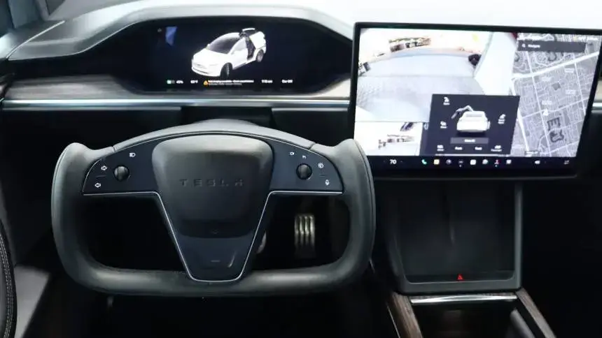 2022 Tesla Model X - Images - 11