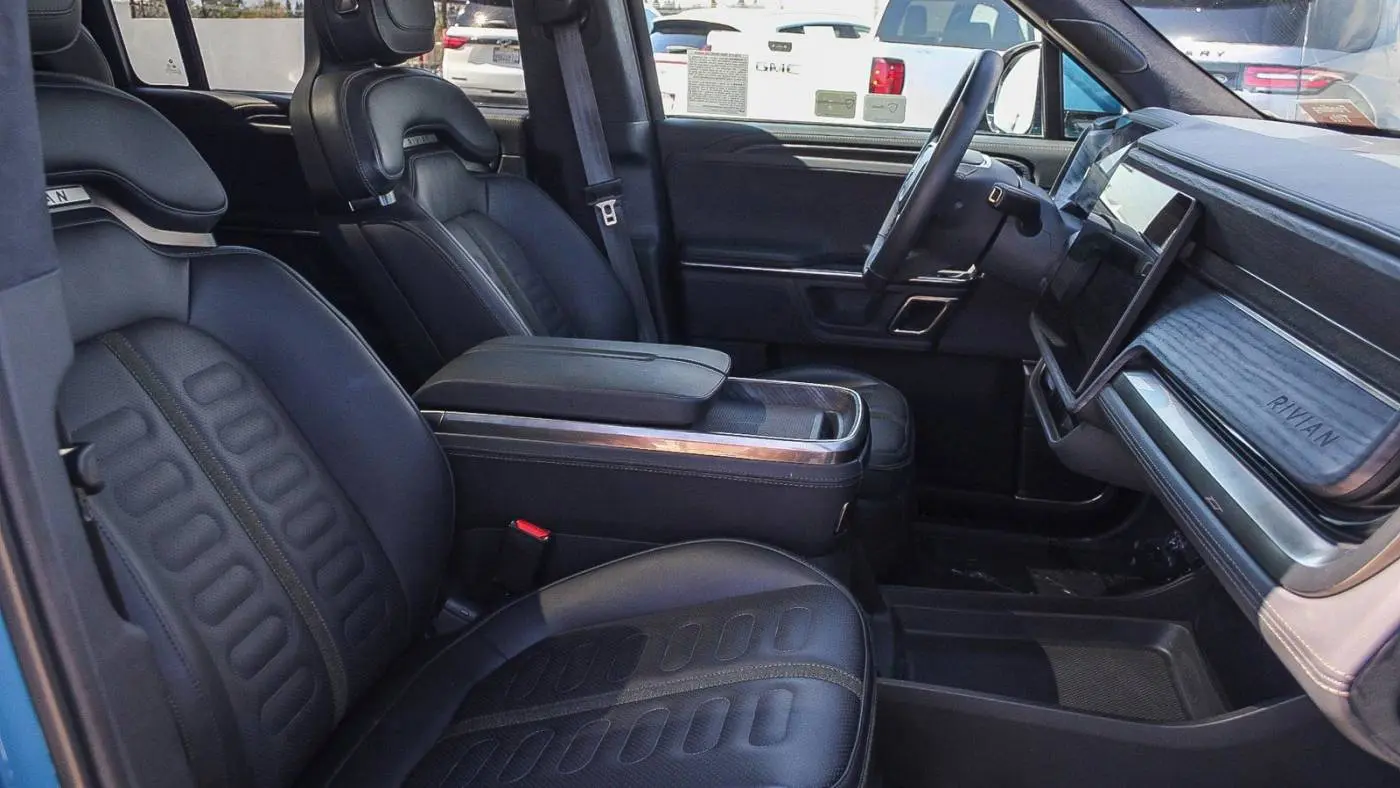 2024 Rivian R1S 7PDSGABAXRN034004