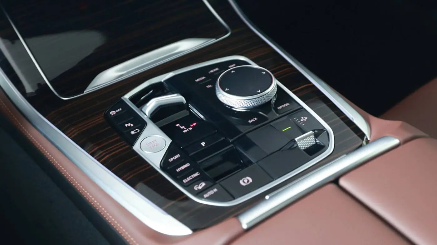 2025 BMW X5 5UX43EU03S9Z15566