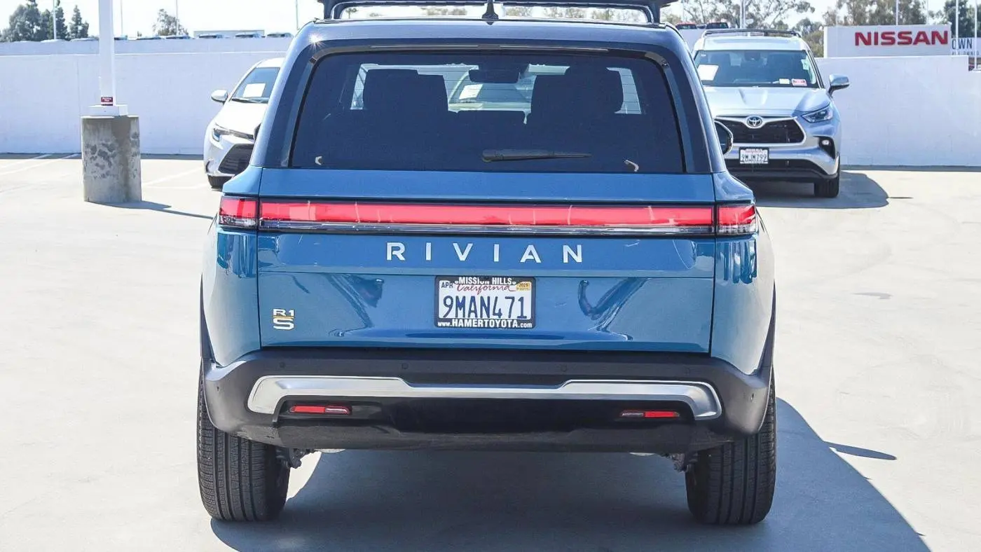 2024 Rivian R1S 7PDSGABAXRN034004