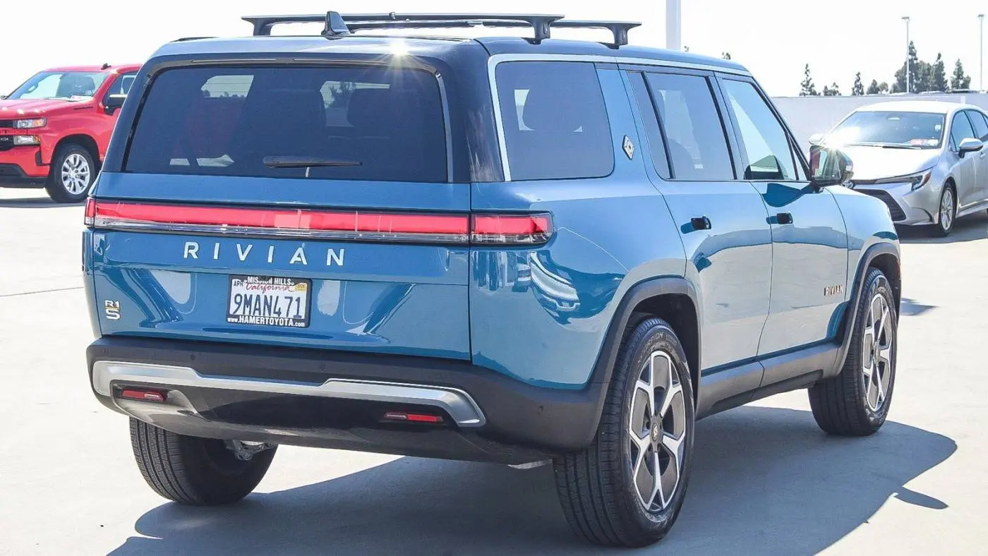 2024 Rivian R1S 7PDSGABAXRN034004