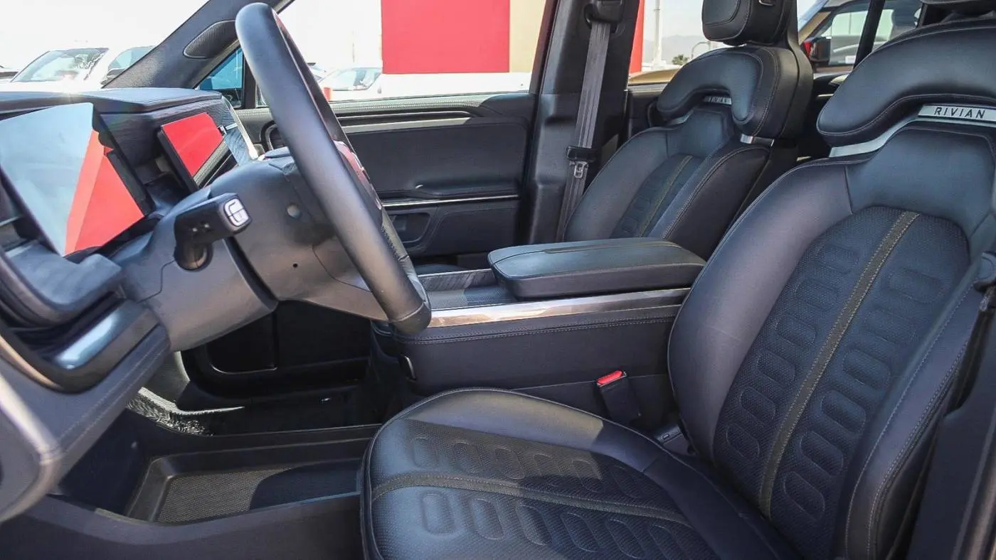 2024 Rivian R1S 7PDSGABAXRN034004