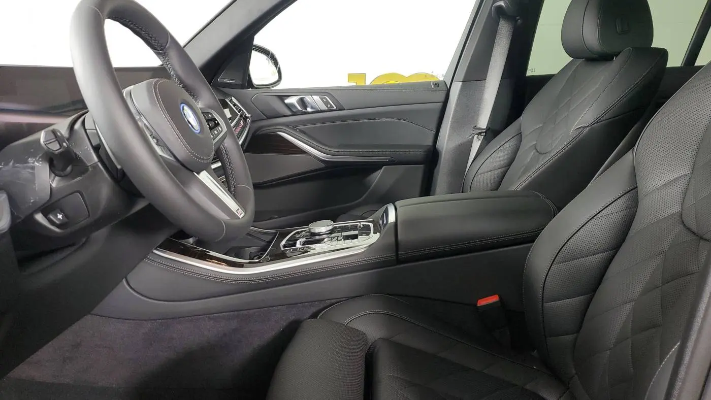 2025 BMW X5 5UX43EU08S9Z99500