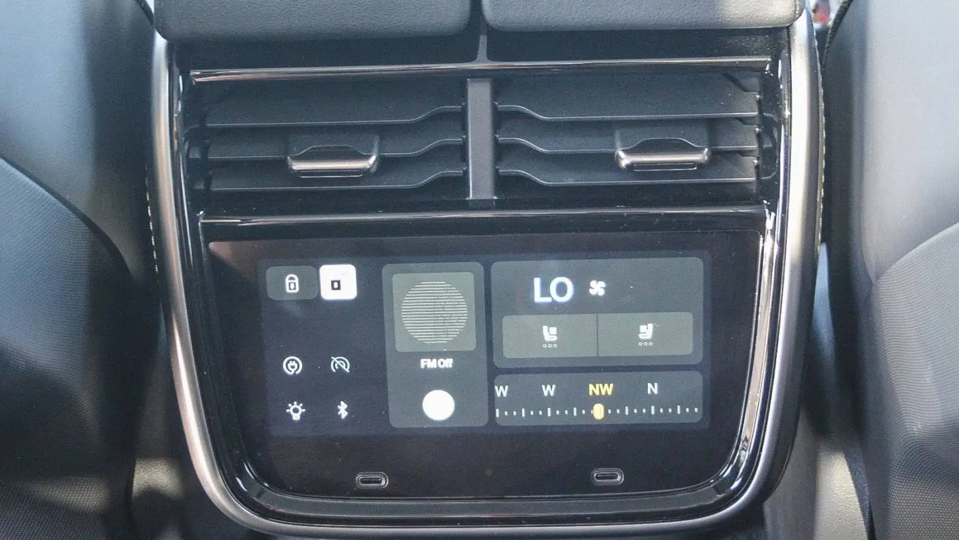 2024 Rivian R1S 7PDSGABAXRN034004