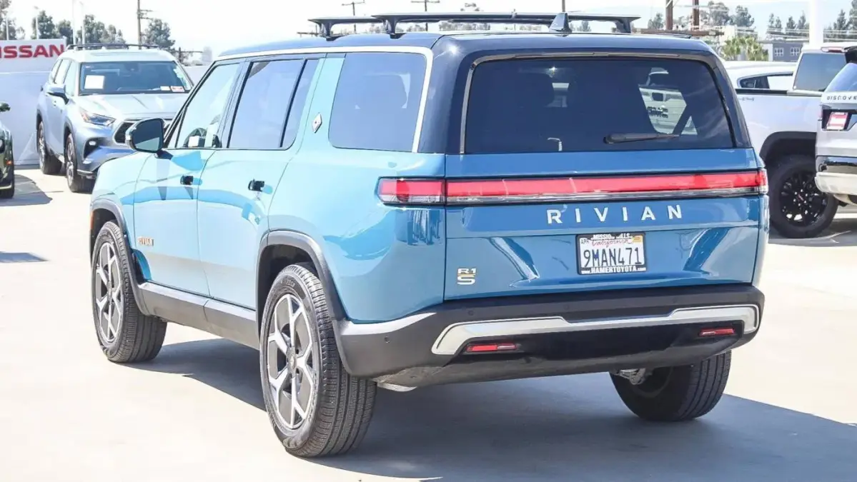 2024 Rivian R1S - Images - 4