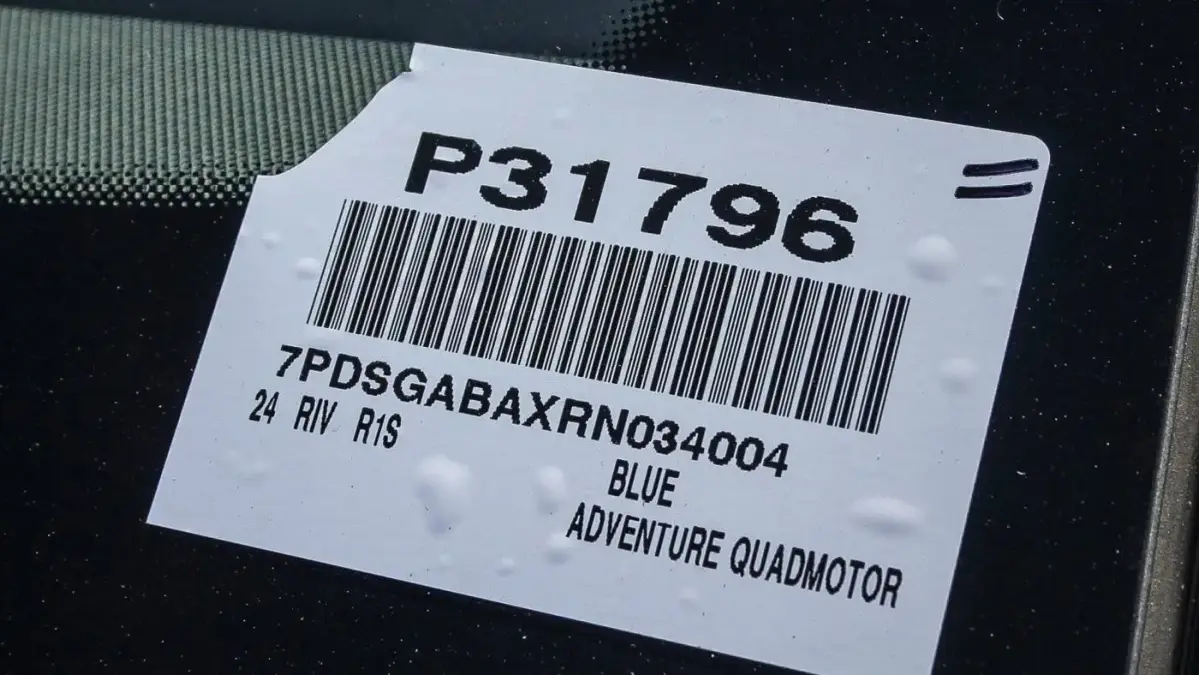 2024 Rivian R1S - Images - 27