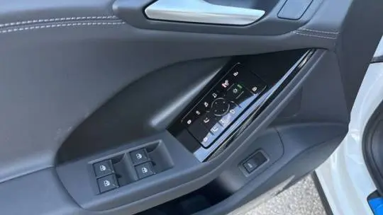 2025 Audi Q6 e-tron WA124BGF1SA016041