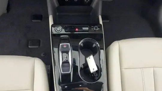 2025 Audi Q6 e-tron WA112BGF1SA020463