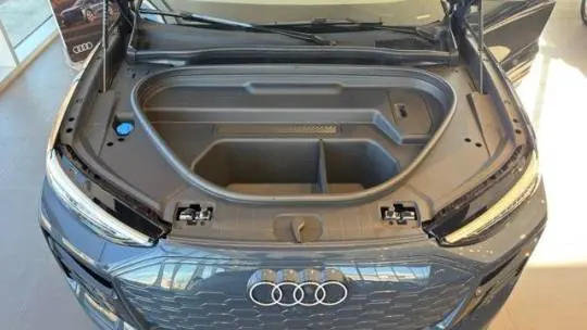 2025 Audi Q6 e-tron WA124BGF0SA021926