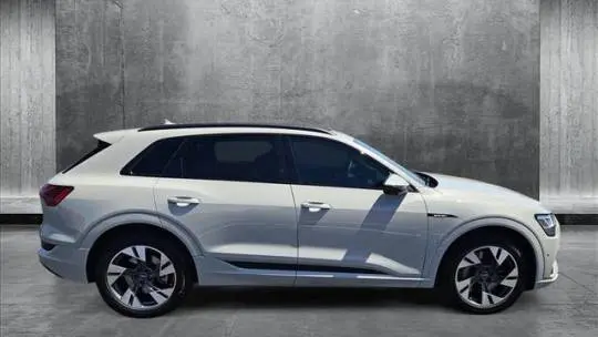 2021 Audi e-tron WA1AAAGE6MB007709