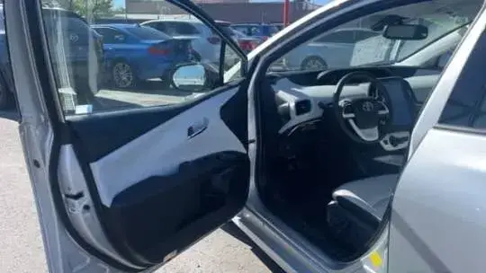 2019 Toyota Prius Prime - Images - 13