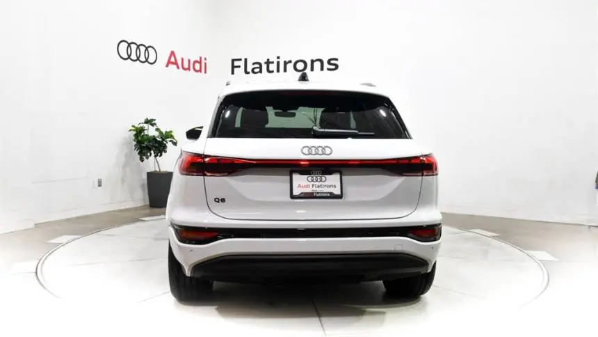 2025 Audi Q6 e-tron WA124BGF8SA019521