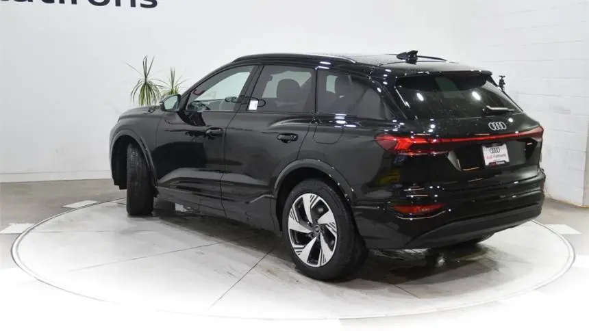 2025 Audi Q6 e-tron WA124BGF8SA017817