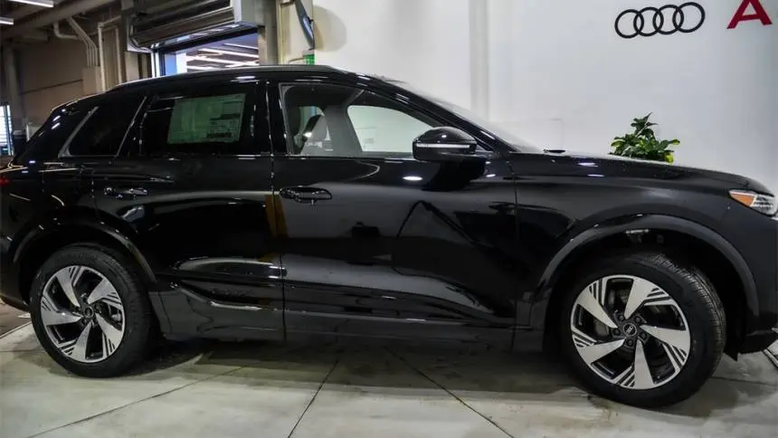 2025 Audi Q6 e-tron WA124BGF8SA017817