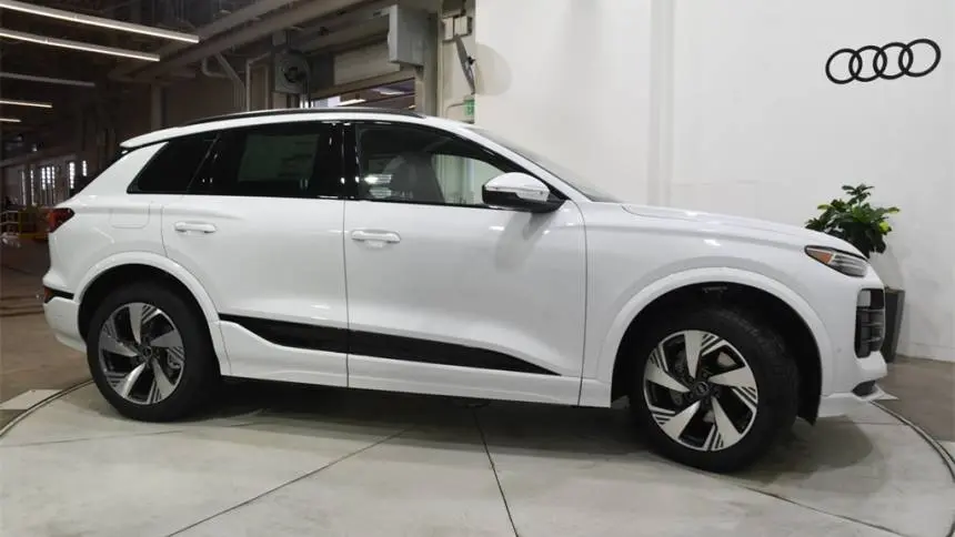 2025 Audi Q6 e-tron WA124BGF8SA019521