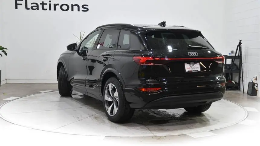 2025 Audi Q6 e-tron WA124BGF8SA017817