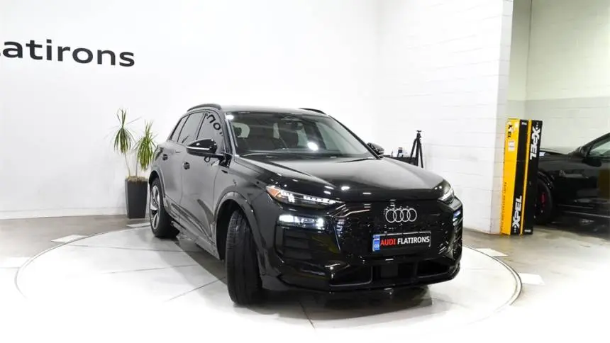 2025 Audi Q6 e-tron WA134BGF2SA026890