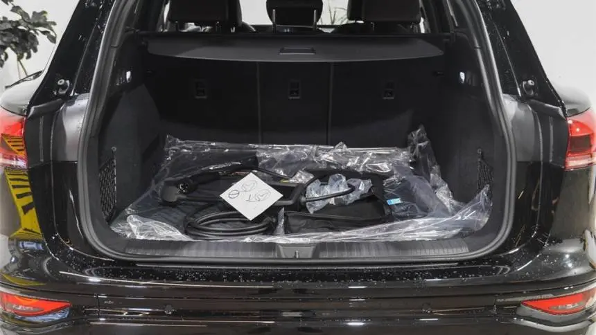 2025 Audi Q6 e-tron WA124BGF8SA017817