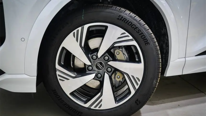2025 Audi Q6 e-tron WA124BGF8SA019521