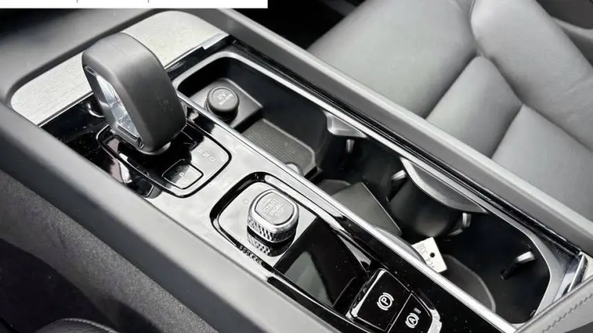 2025 Volvo XC60 YV4H60RC8S1026838