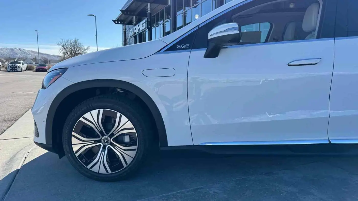 2025 Mercedes EQE SUV 4JGGM1CB9SA060843