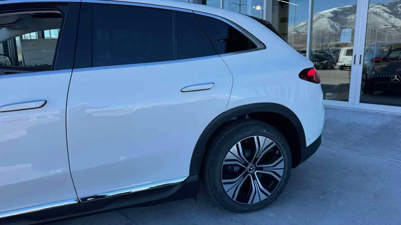 2025 Mercedes EQE SUV 4JGGM1CB9SA060843