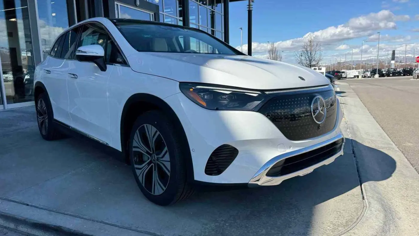 2025 Mercedes EQE SUV 4JGGM1CB9SA060843