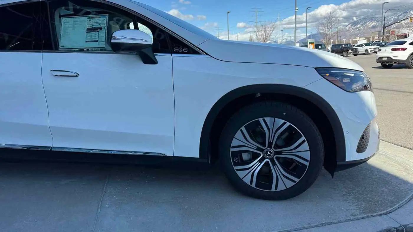 2025 Mercedes EQE SUV 4JGGM1CB9SA060843