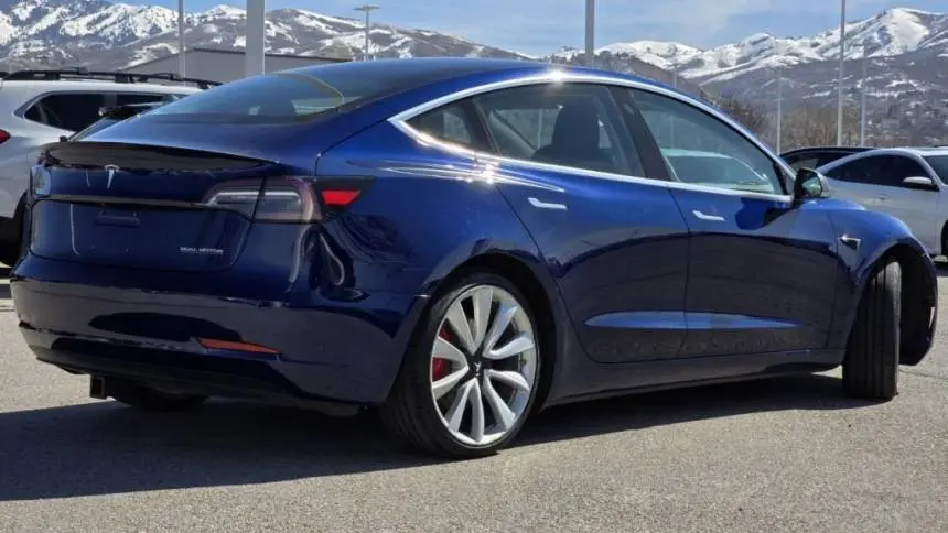 2018 Tesla Model 3 5YJ3E1EB0JF072236