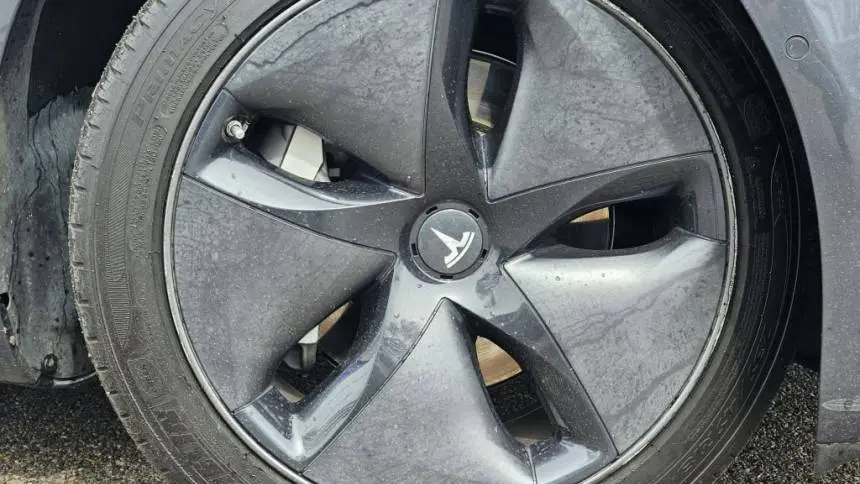 2018 Tesla Model 3 5YJ3E1EB5JF144774