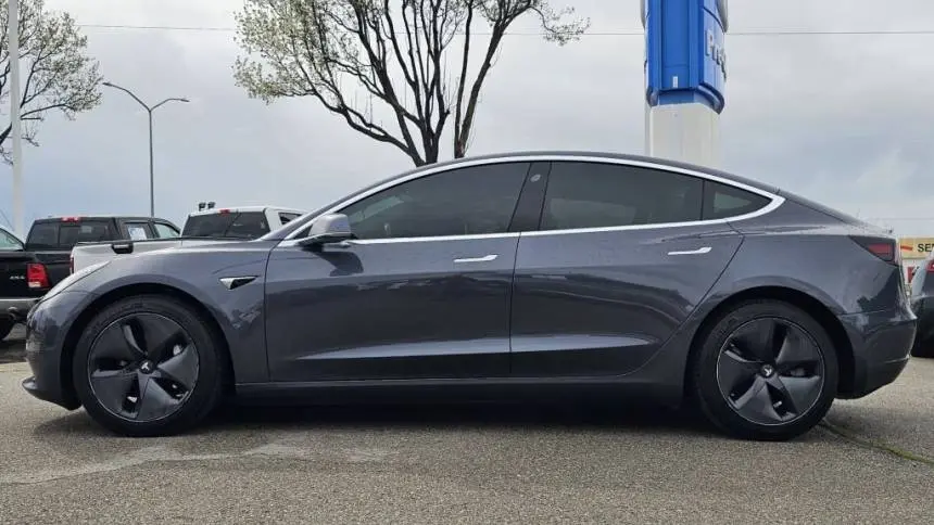2018 Tesla Model 3 5YJ3E1EB5JF144774