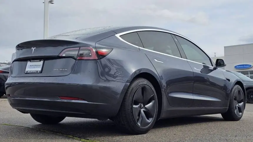 2018 Tesla Model 3 5YJ3E1EB5JF144774