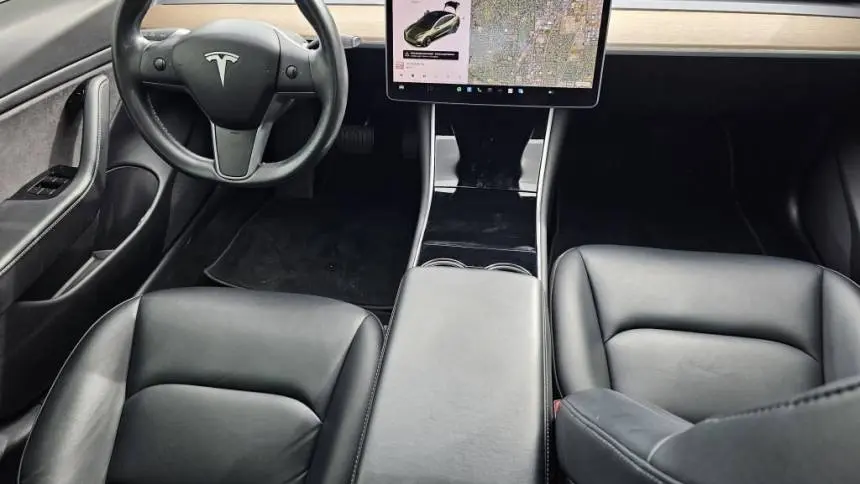 2018 Tesla Model 3 5YJ3E1EB5JF144774