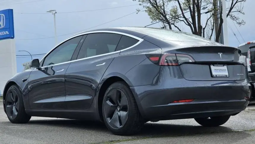 2018 Tesla Model 3 5YJ3E1EB5JF144774