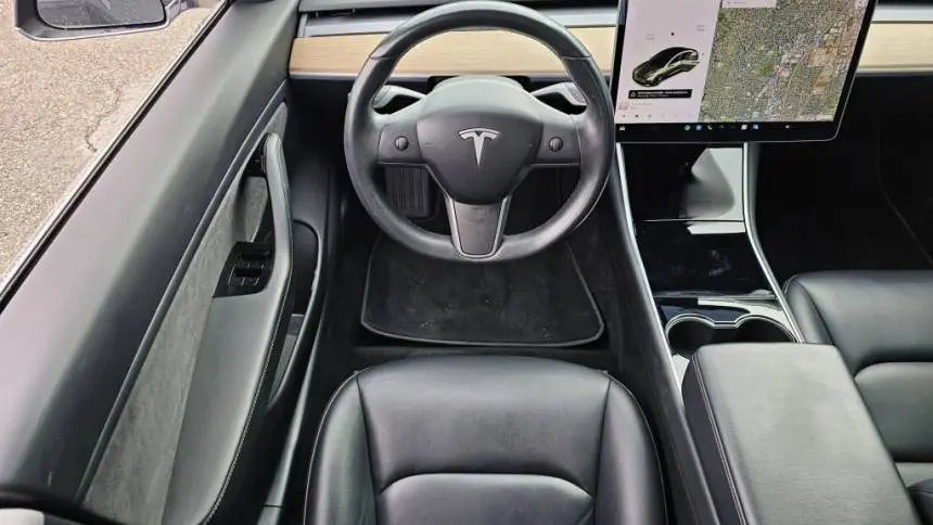 2018 Tesla Model 3 5YJ3E1EB5JF144774