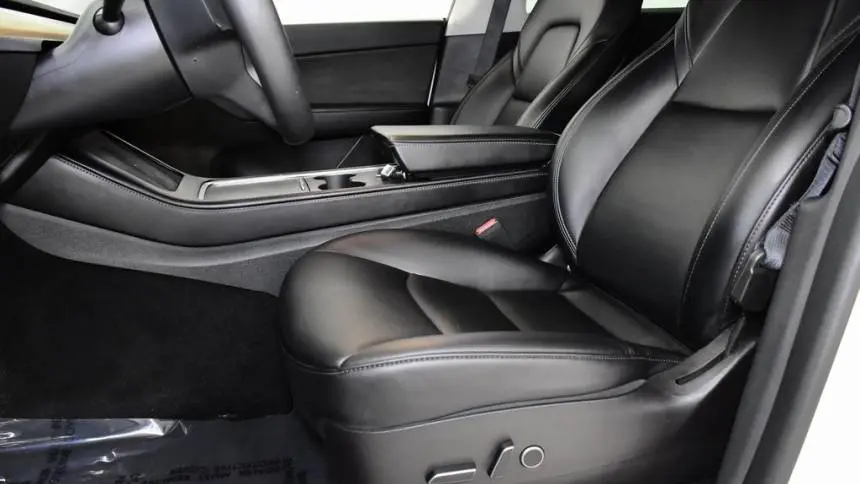 2022 Tesla Model Y 7SAYGDEF1NF341020