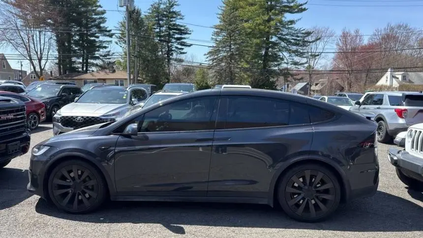 2024 Tesla Model X 7SAXCDE5XRF441430