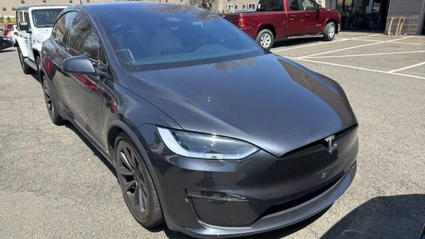 2024 Tesla Model X 7SAXCDE5XRF441430