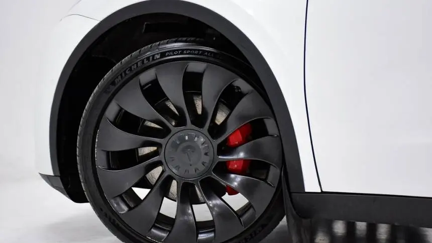 2022 Tesla Model Y 7SAYGDEF1NF341020