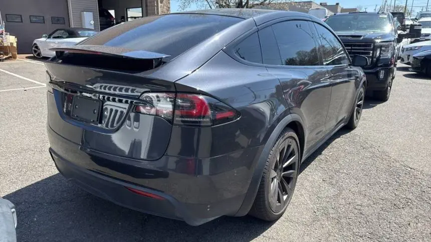 2024 Tesla Model X 7SAXCDE5XRF441430