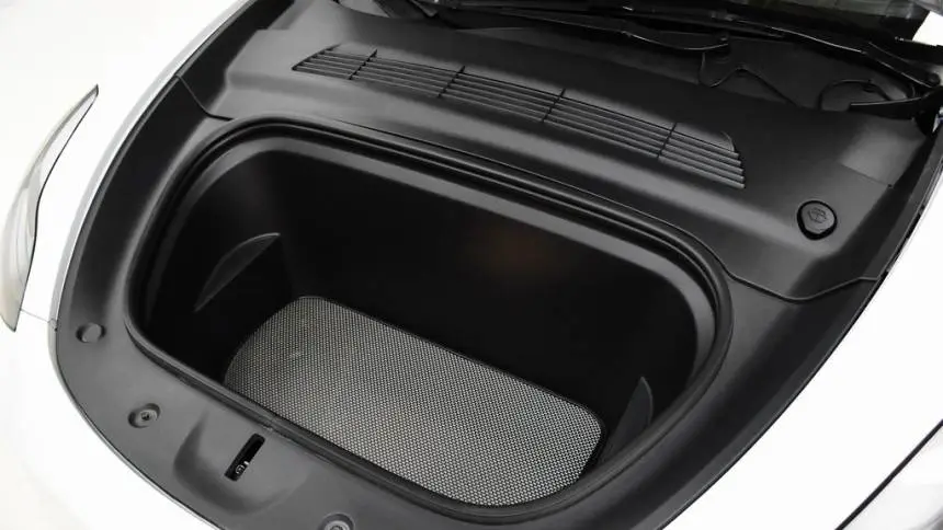 2022 Tesla Model Y 7SAYGDEF1NF341020