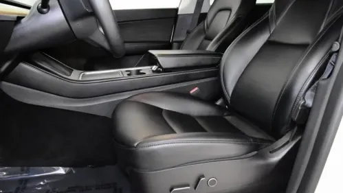 2022 Tesla Model Y 7SAYGDEF1NF341020