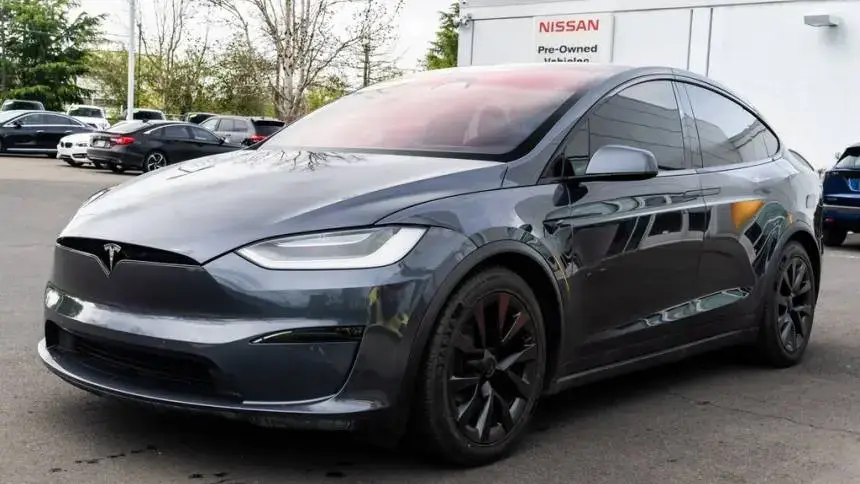 2022 Tesla Model X - Images - 3