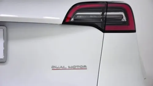 2022 Tesla Model Y 7SAYGDEF1NF341020
