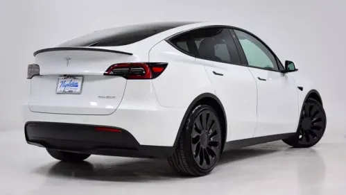 2022 Tesla Model Y 7SAYGDEF1NF341020