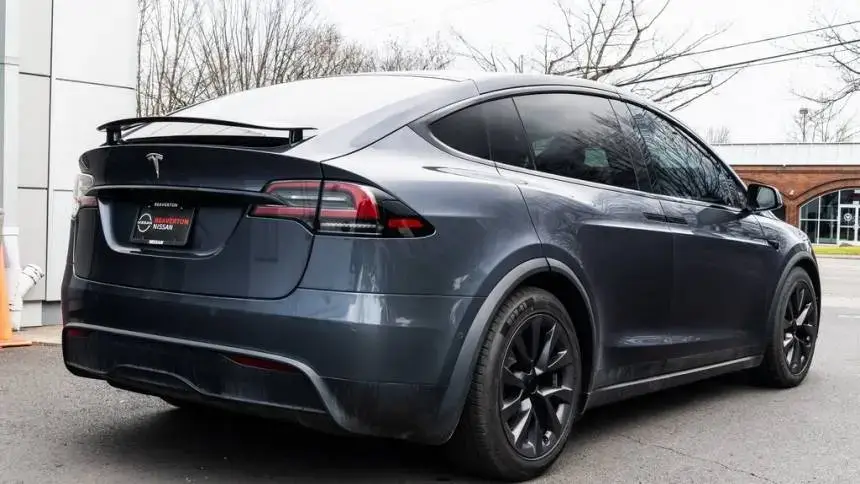 2022 Tesla Model X - Images - 6