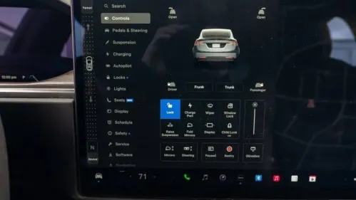 2022 Tesla Model X - Images - 15