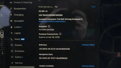 2022 Tesla Model X - Images - 16