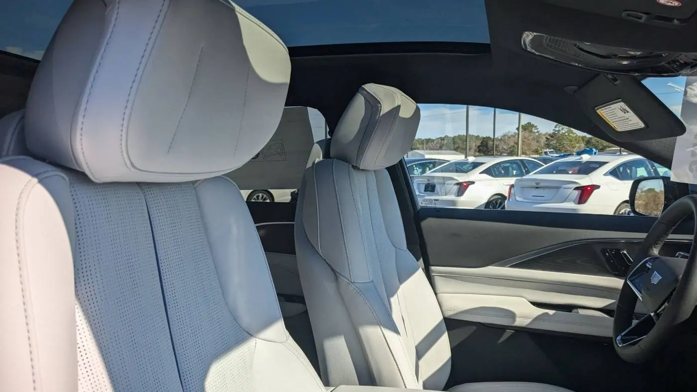 2025 Cadillac Lyriq 1GYKPNRK6SZ308059