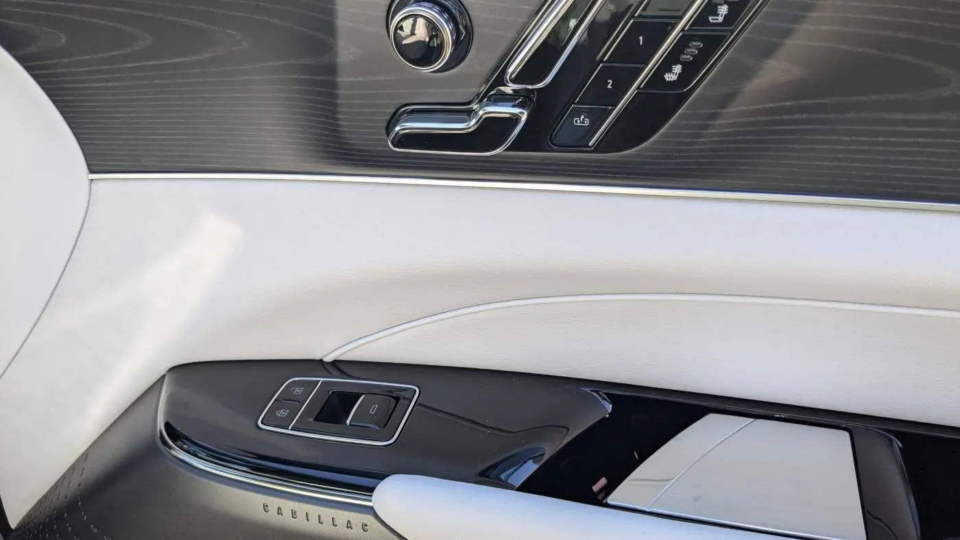 2025 Cadillac Lyriq 1GYKPNRK6SZ308059